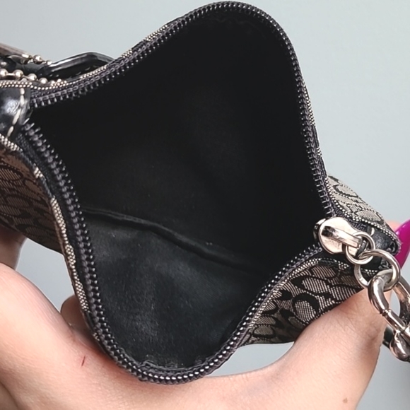 Coach - Signature monogram bucket bag and wristlet set - Picture 16 of 17